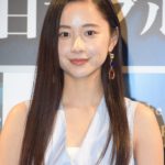 堀田真由、セクシーな脇見せショットを披露！