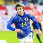 伊東純也、右手人さし指を掲げてのインスタ投稿に賛否両論、31歳バースデーに