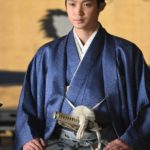 【芸能】「マジで顔小さすぎ」佐野勇斗、徳川家康に扮した乗馬SHOTに反響「なんでも似合うのさすが！！」