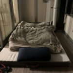 【社会】ベランダに布団を敷いてソロキャン気分!?　都会の疑似キャンパーに寝心地を聞いてみた