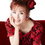 小柳ルミ子がゴージャズな４ショットを披露！ファン歓喜の声