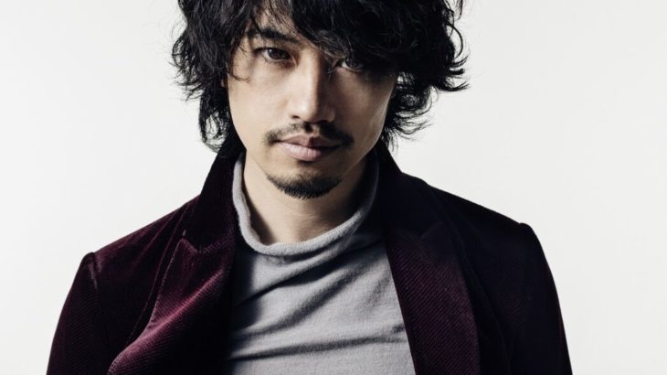 斎藤工、ゲキ渋コスプレで大阪コミコンに登場！黒澤映画「生きる」の名シーンが話題