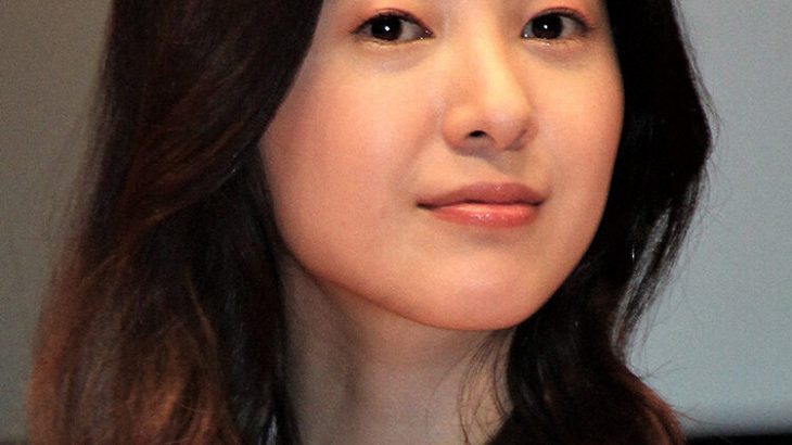 【芸能】ネギ飛び出た袋抱えた吉高由里子「いやぁぁぁぁあー！！」奇声上げ街を駆け抜ける