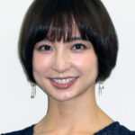 【芸能】「スタイル良すぎ」篠田麻里子、子供とプールを満喫する水着SHOTに反響「お洒落で綺麗で素敵」