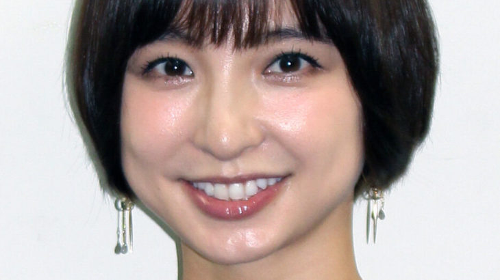 【芸能】「スタイル良すぎ」篠田麻里子、子供とプールを満喫する水着SHOTに反響「お洒落で綺麗で素敵」