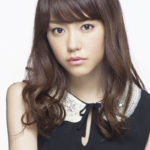 桐谷美玲、しわしわシャツをオシャレに着こなすテクに称賛の声「言われなきゃ気付かない」