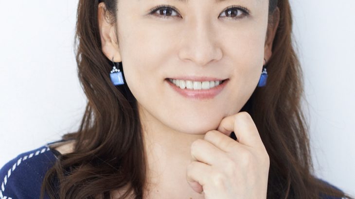 【芸能】「似合い過ぎ」「ほぼ本人」　鈴木砂羽、別人級な変貌で“コシノジュンコ風”に　驚きの声集まる