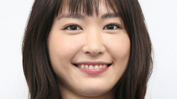 【芸能】新垣結衣：パッツン前髪でクールな表情　「GINZA」でメンズ服を着こなし