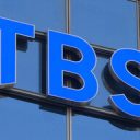 【TBS】お笑いコンビ「チョコレートプラネット」の長田庄平さん　「SASUKE」収録中に左足を剥離骨折　ローリングヒルに飛び移る際に怪我