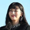 【芸能】池田エライザ、マンＵトップス＆赤ミニスカ脚線美「撃ち抜かれる美しさ」ショット公開